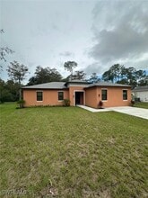 Building Photo - 2167 Della Dr