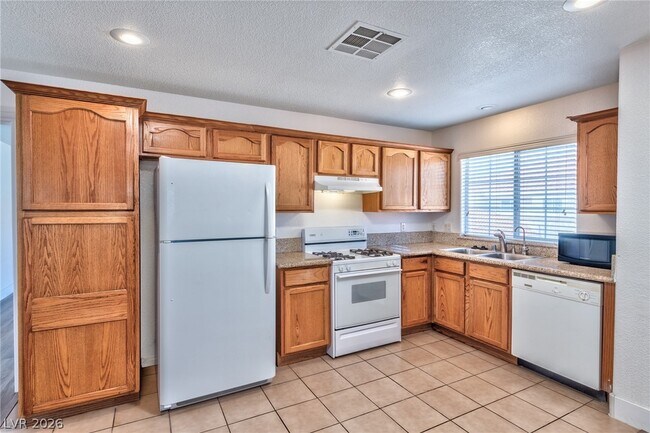 Foto del edificio - 3327 Erva St