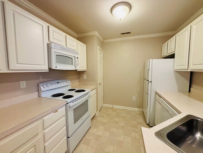 Building Photo - 2 Bedroom 2 Bath Condo