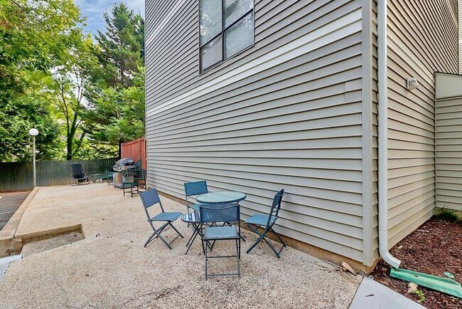 Foto del edificio - Location! Location! Location! 1bd/1ba in S...