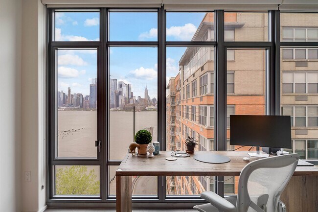 Foto del edificio - 1425 Hudson St