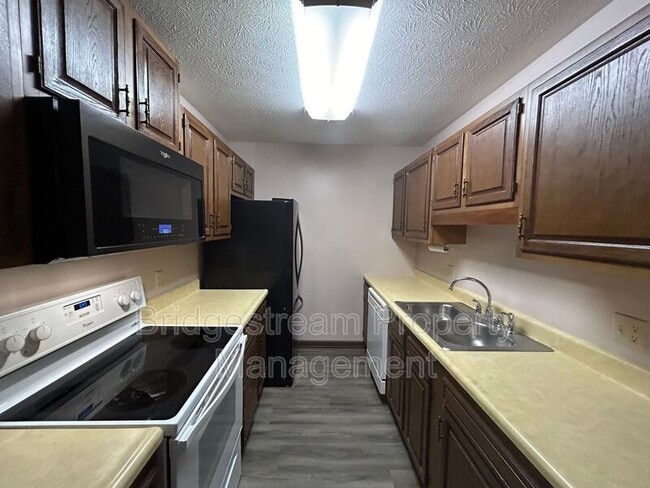 Building Photo - 76 Candlewood Ct