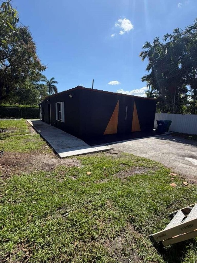 Building Photo - 14240 S Biscayne River Dr