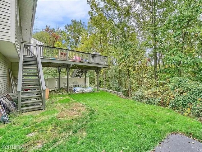 Building Photo - 3 br, 3 bath House - 2327 Vista Ct