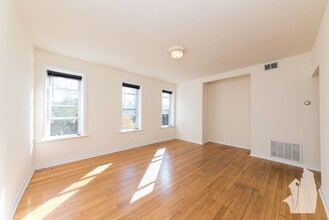 Building Photo - 3000 N Whipple St