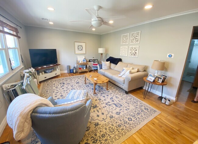 Living Room_03 - 1201 Ocean Ave