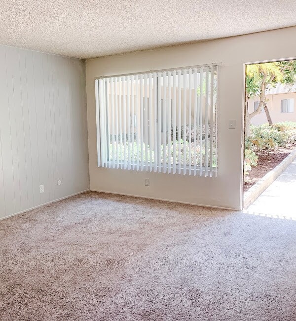 Building Photo - 2712 Mission Village Dr