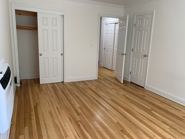 Bedroom pic 1 - 1Bd 1Ba - Grover Cleveland Apts.