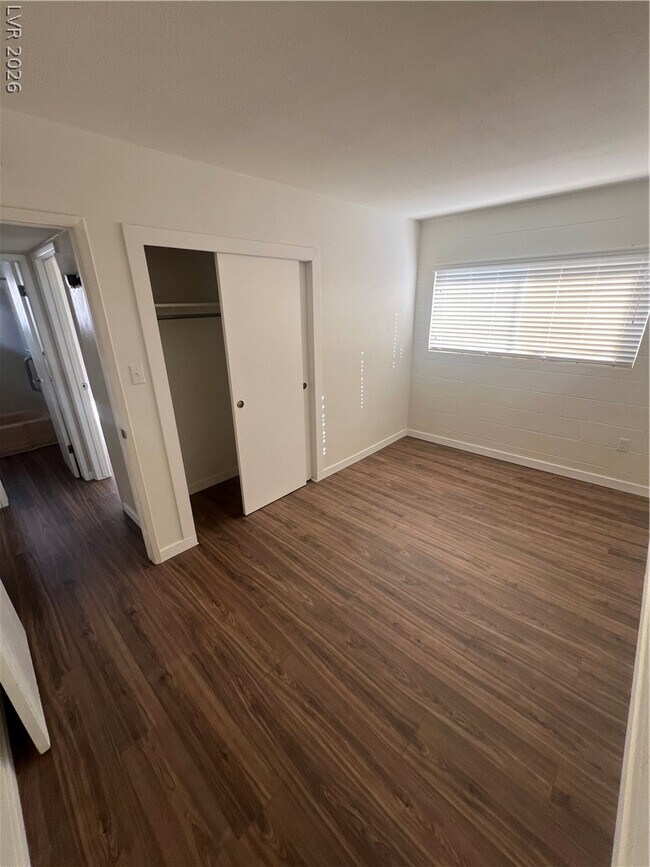 Building Photo - 820 A