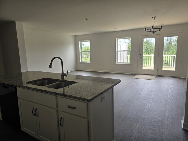 Building Photo - 7352 Red Oak Court