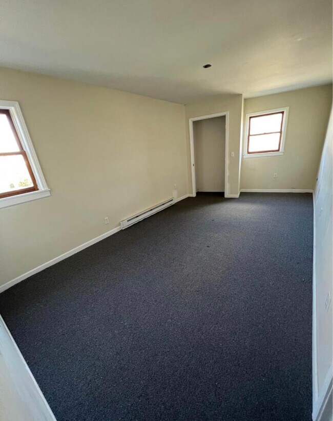 Building Photo - 208 North St