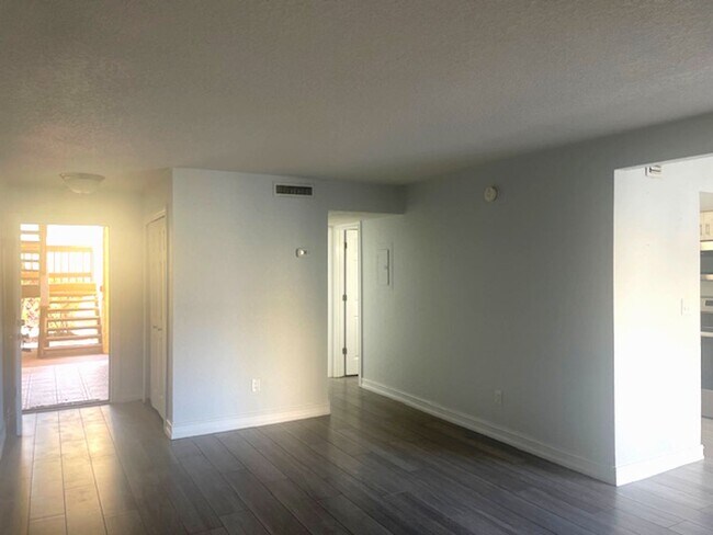 Photo - Charming 1-Bedroom Rental Close to Siesta Key Beach Apartment