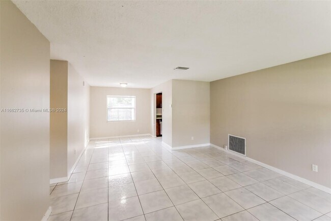 Foto del edificio - 5010 NW 23rd St