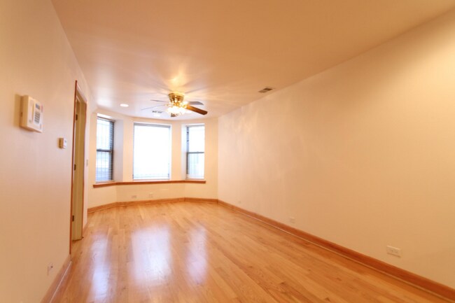 Building Photo - 1353 W Taylor St