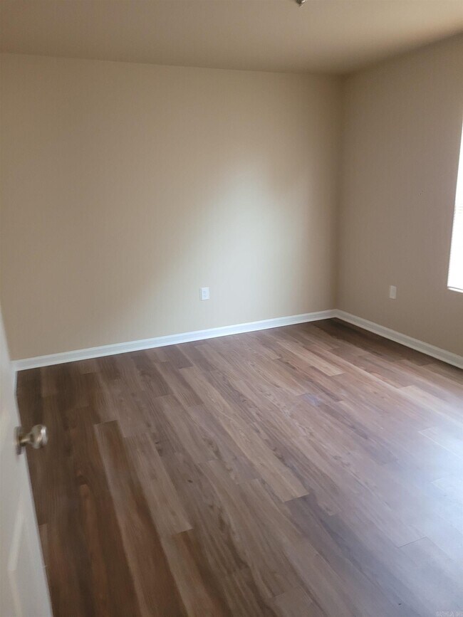 Building Photo - 3417 Longcoy St