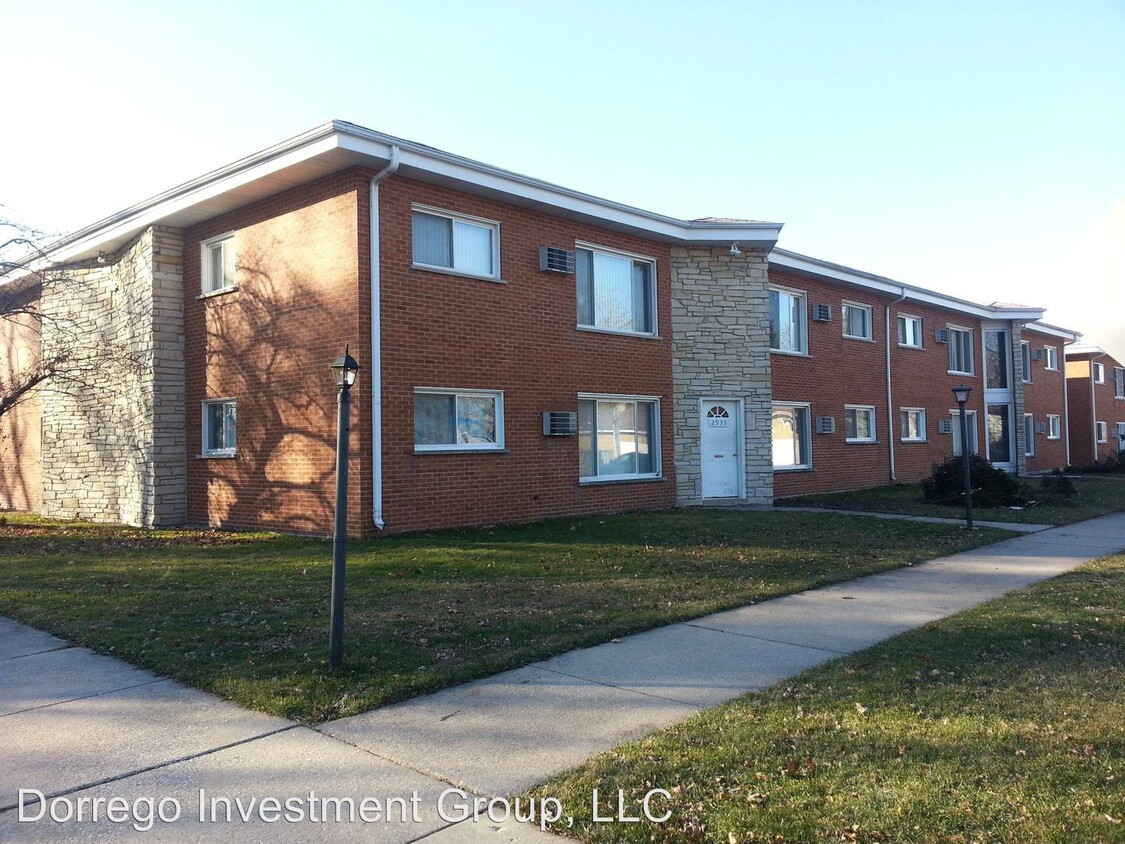 Primary Photo - 2933 185th St