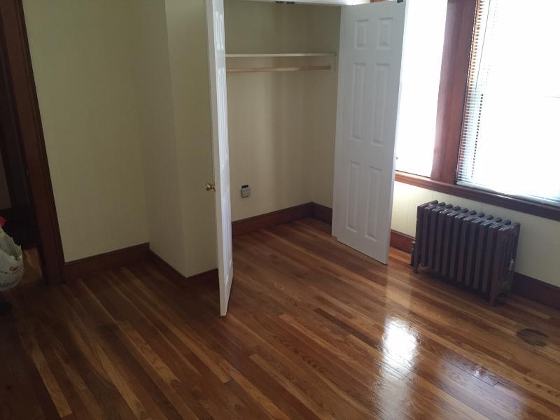 Primary Photo - 48 Oak St