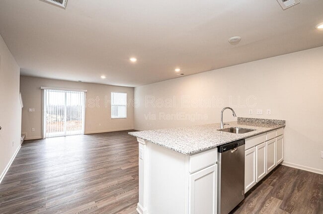 Building Photo - 1926 Tranquility Cir
