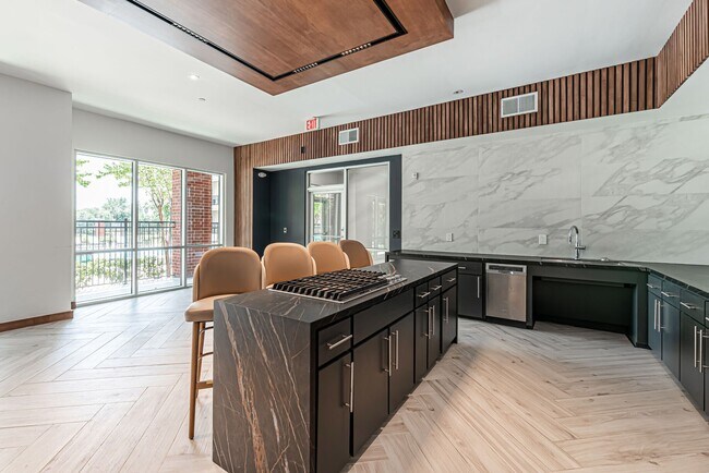 Foto del edificio - 8877 Lakes at 610 Dr