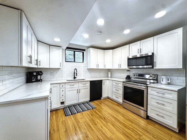 Foto del edificio - 2454 Irving St