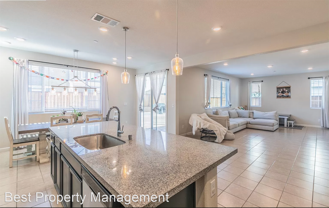 Foto del edificio - 5 br, 3 bath House - 5431 Gallier Loop