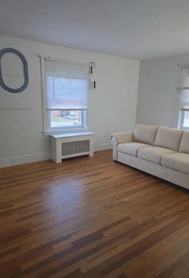 Living Room - 26 Caswell Ct