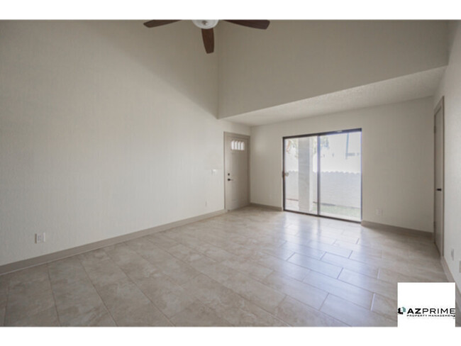 Building Photo - Stylish 3/3 Townhouse Near ASU - Gated Com...