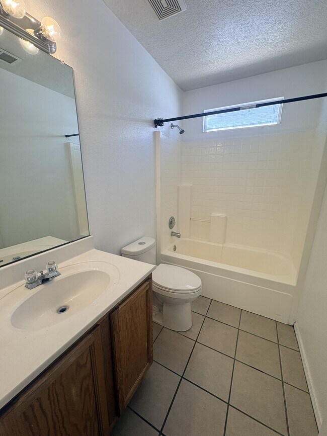 Foto del edificio - 8308 Vista Clara Ln SW