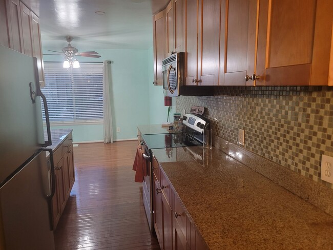 Foto del edificio - Lovely 3 BR/3.5 BA Townhome in Fort Lincoln!