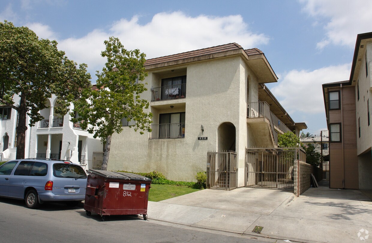 Primary Photo - 828 S Maryland Ave