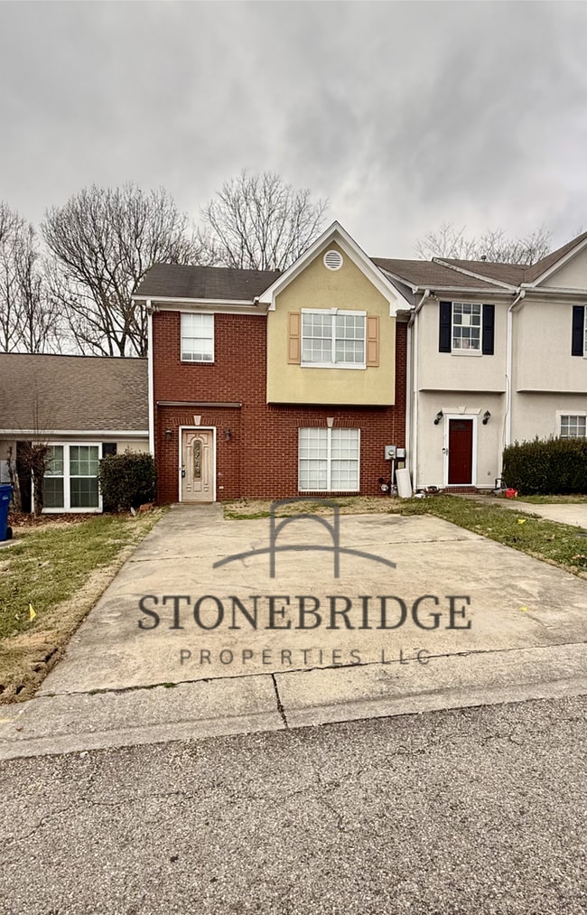 Building Photo - 753 3rd St NE