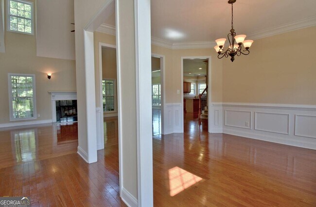 Building Photo - 170 Diana Dr