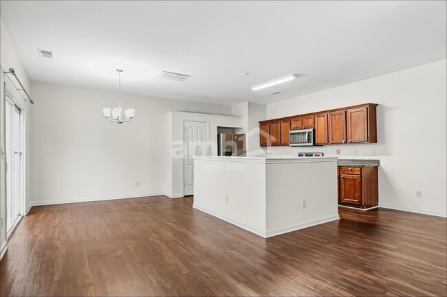 Foto del edificio - 14804 Castletown House Dr
