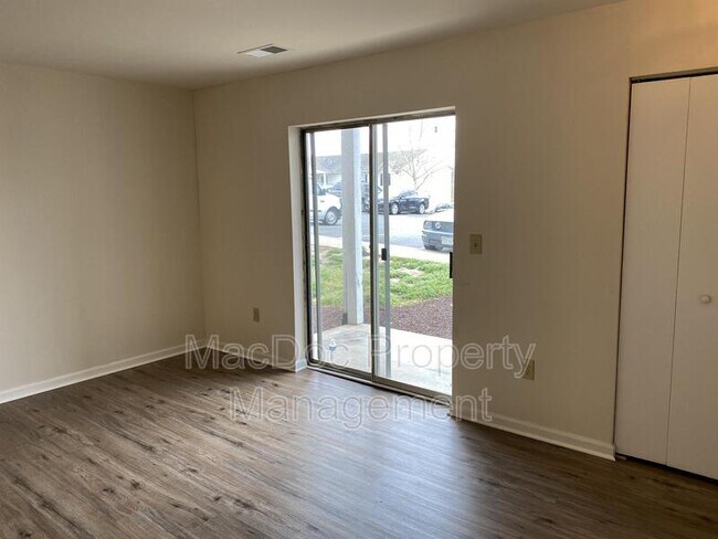 Building Photo - 38 White Pine Cir