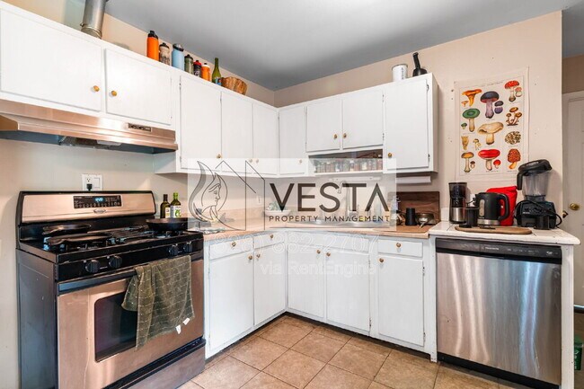 Building Photo - 60 Greeley St