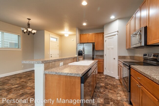 Building Photo - 3 br, 2.5 bath House - 3326 NW 47th Dr