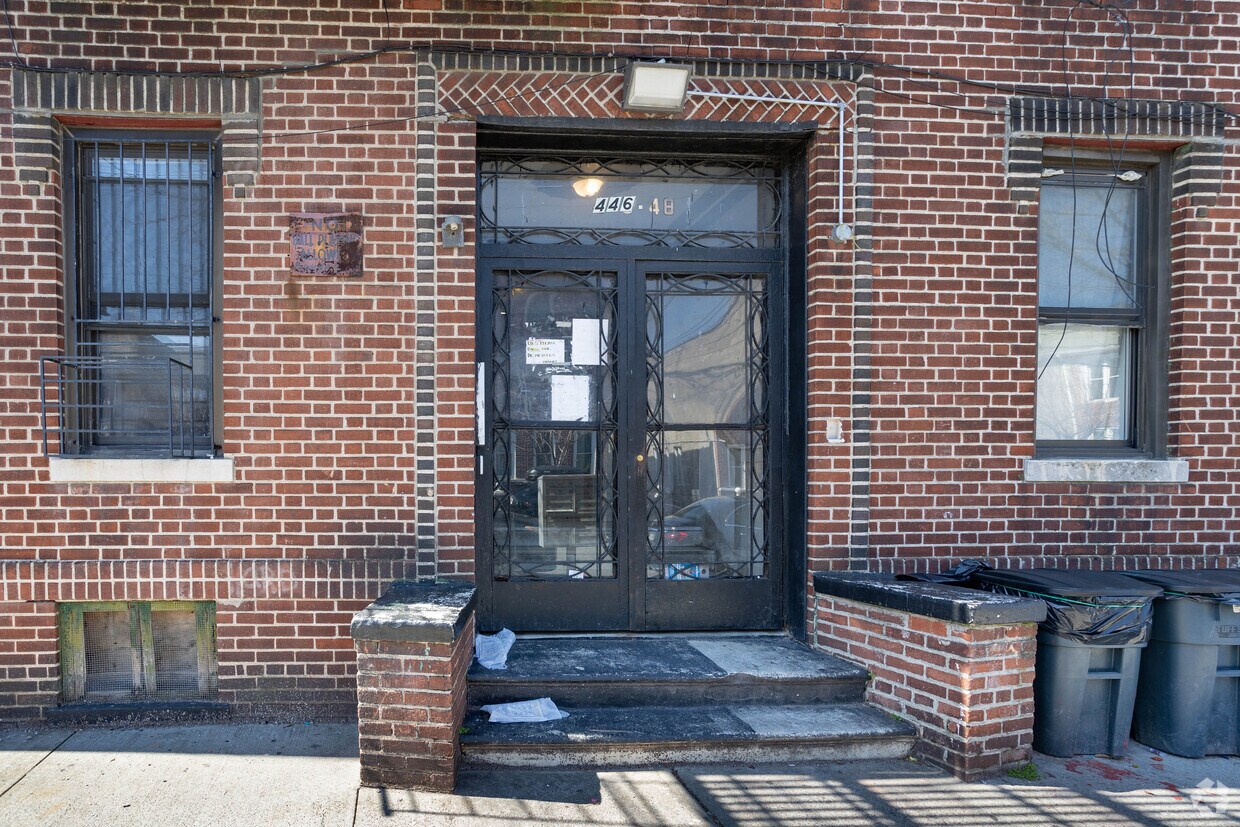 Entrance - 446 Berriman St