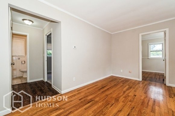 Building Photo - NOW AVAILABLE! - 201 Fifth Street Ex, Quee...