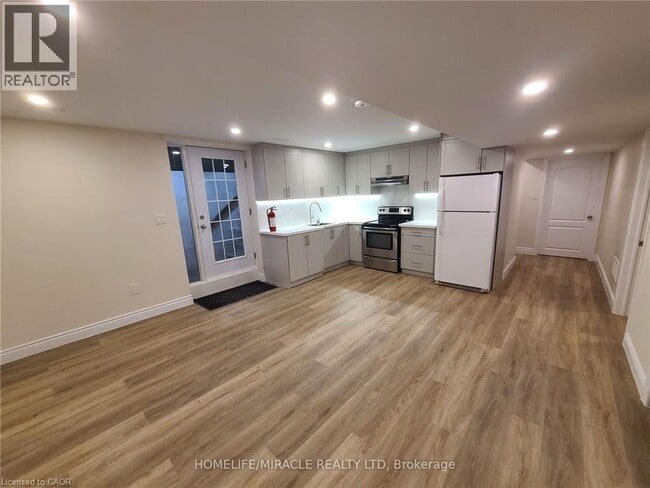 Building Photo - 454 Westhaven St