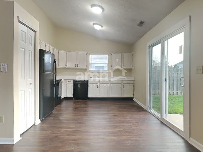 Building Photo - 13940 Bruddy Dr