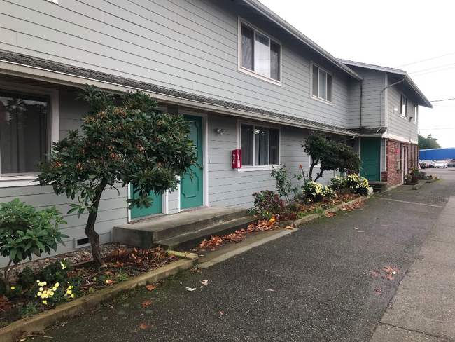 15103 Highway 99 Unit 4, Lynnwood, WA 98087 - Apartments in Lynnwood ...