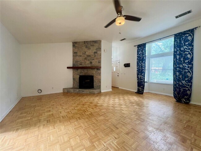 Building Photo - 6211 NW 44th Pl