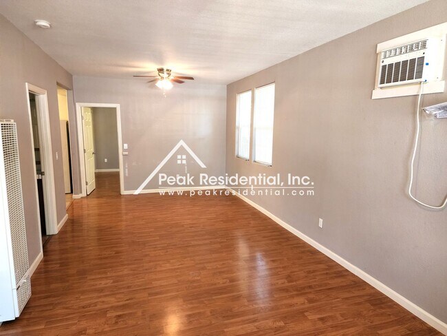 Building Photo - Charming Oak Park 2bd/1ba House with Large...