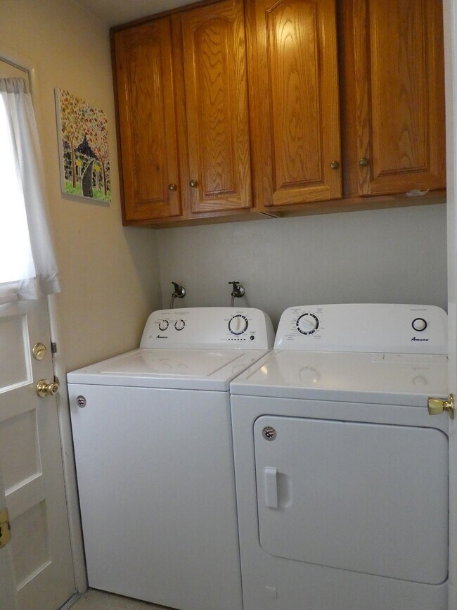 Building Photo - 3725 Castro Valley Blvd