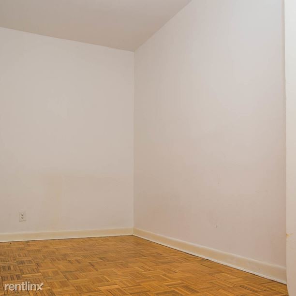 Foto del edificio - 126 Bedford Ave