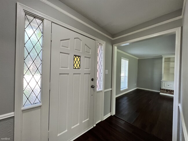 Building Photo - 4 br, 2.5 bath House - 5619 Timbers Trail Dr