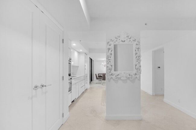 Building Photo - 3000 N Ocean Dr