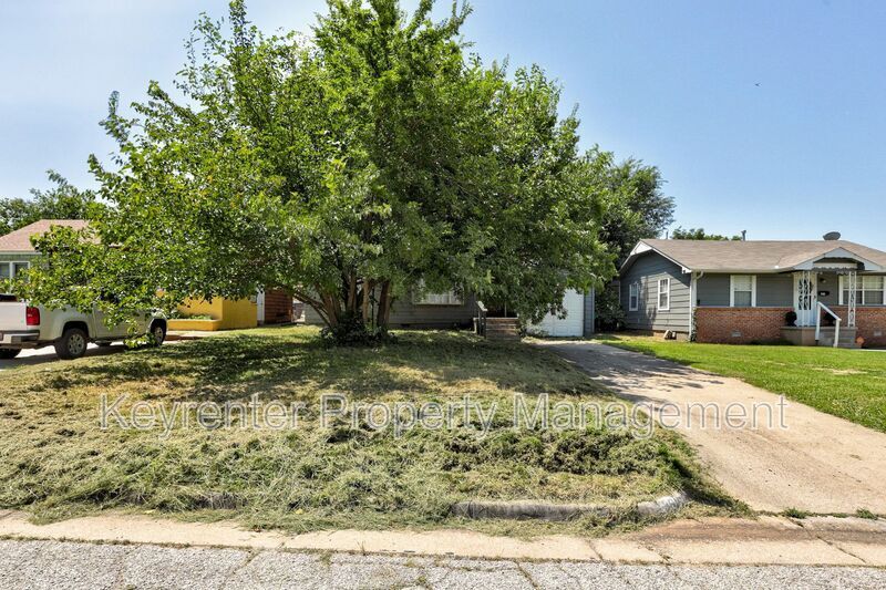 Foto principal - 3616 NW 27th St