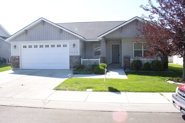 Building Photo - 1163 Knoll Ridge Rd