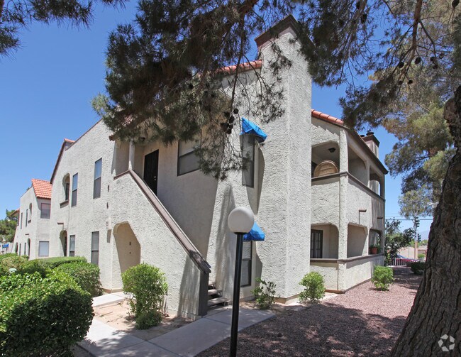 Foto principal - Newport Cove Condominiums